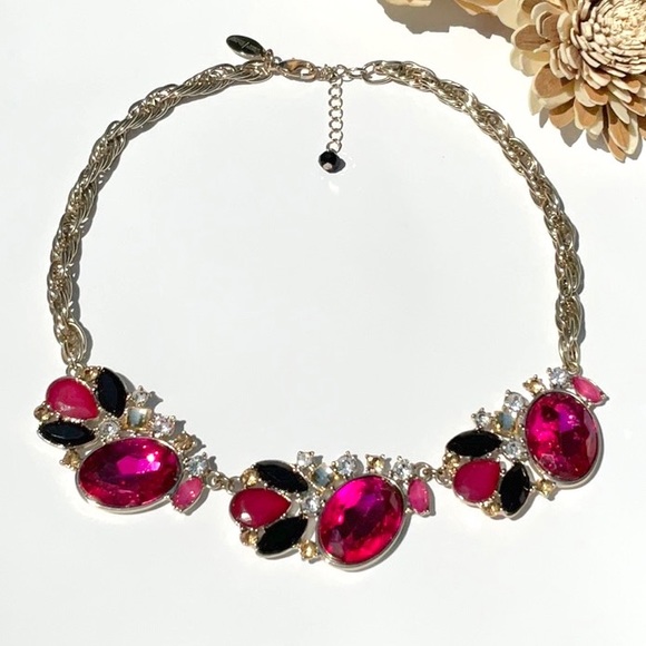 WHBM PINK & BLACK STONE STATEMENT NECKLACE - Picture 2 of 5